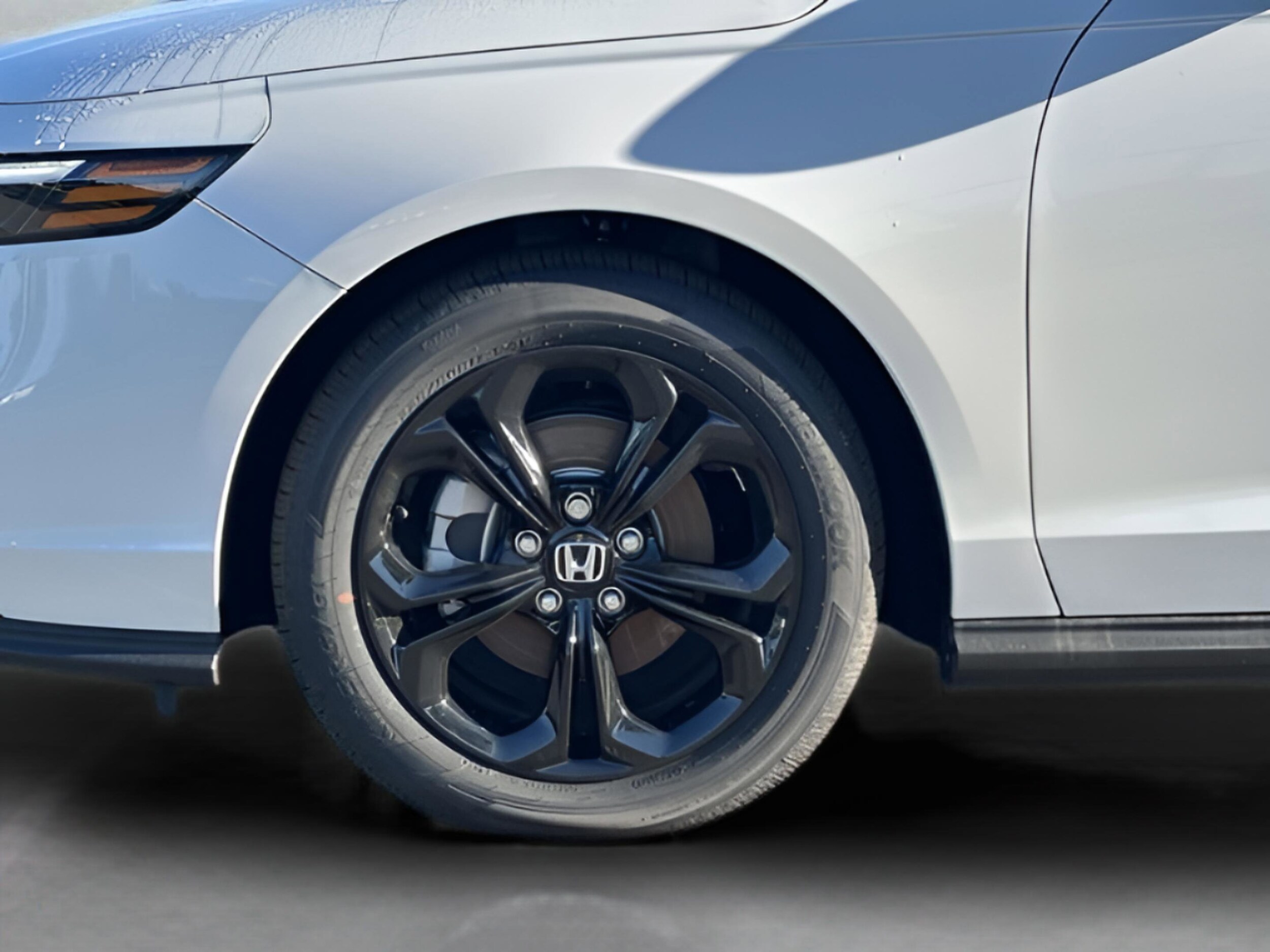 2025 Honda Accord SE - Photo 31