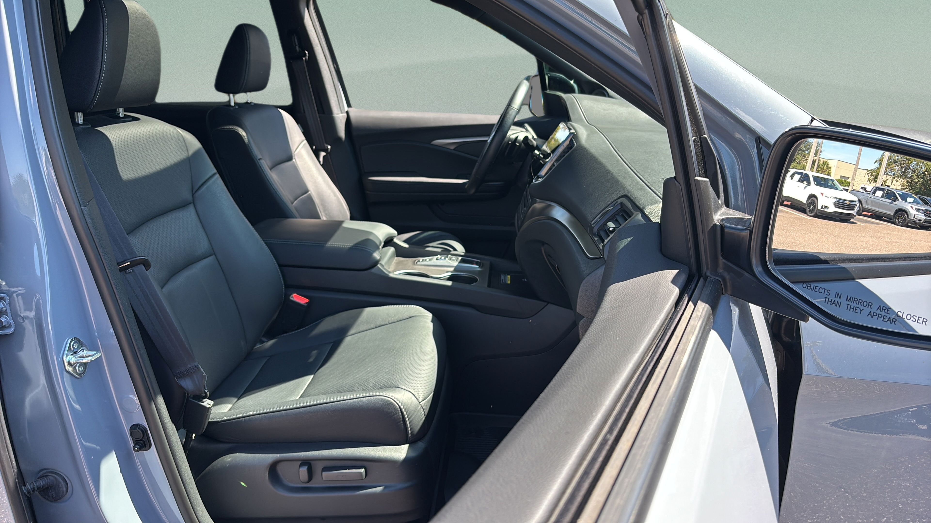 2025 Honda Passport EX-L - Photo 17