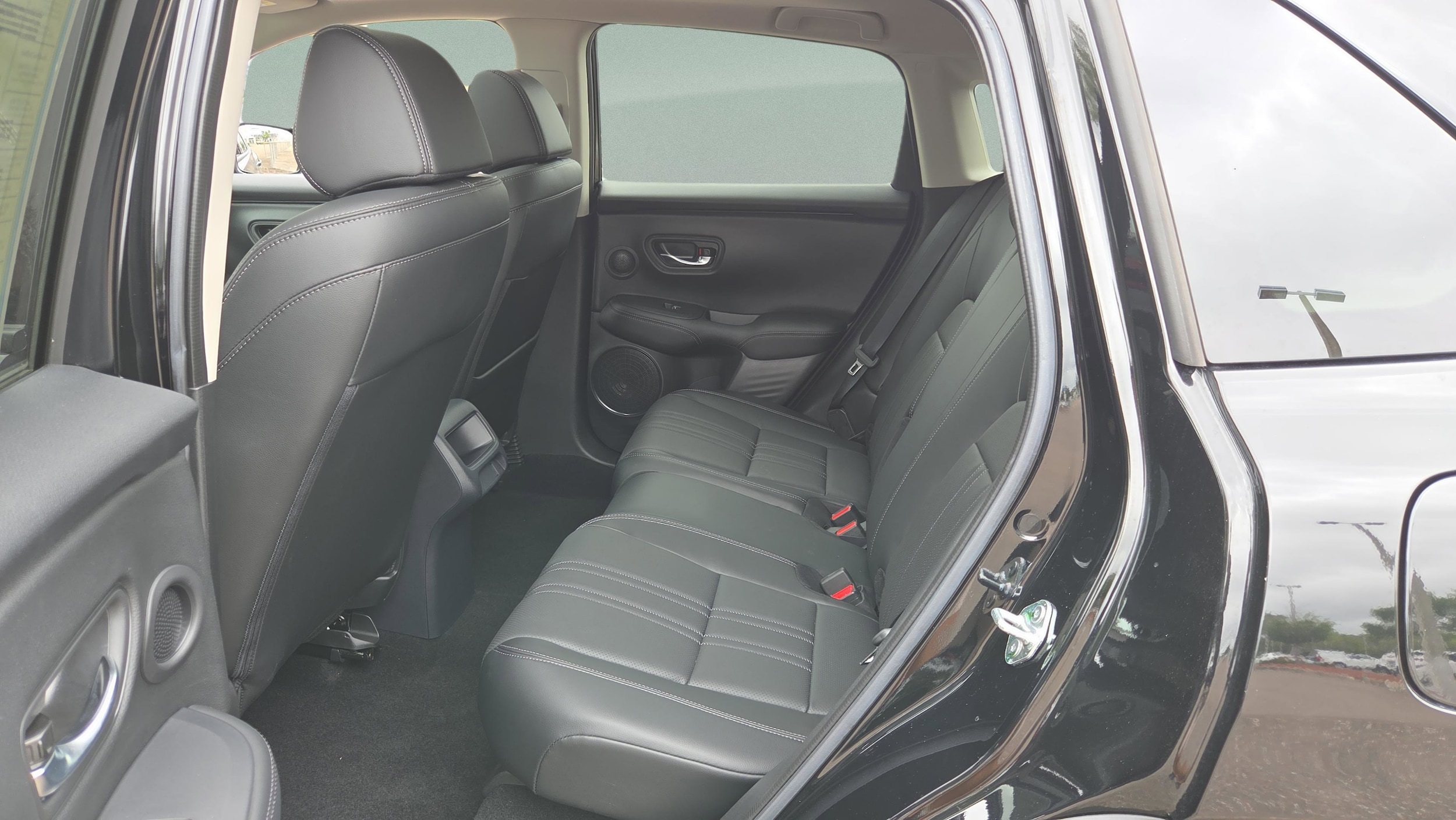 2025 Honda HR-V EX-L - Photo 12