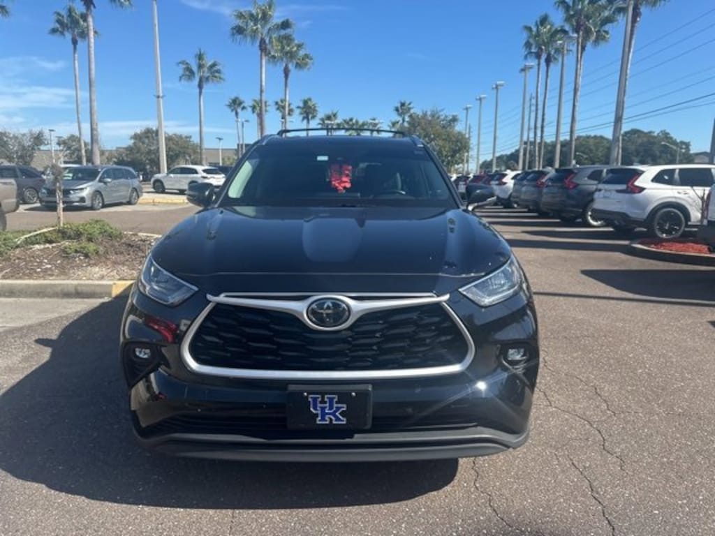 Used 2020 Toyota Highlander XLE SUV