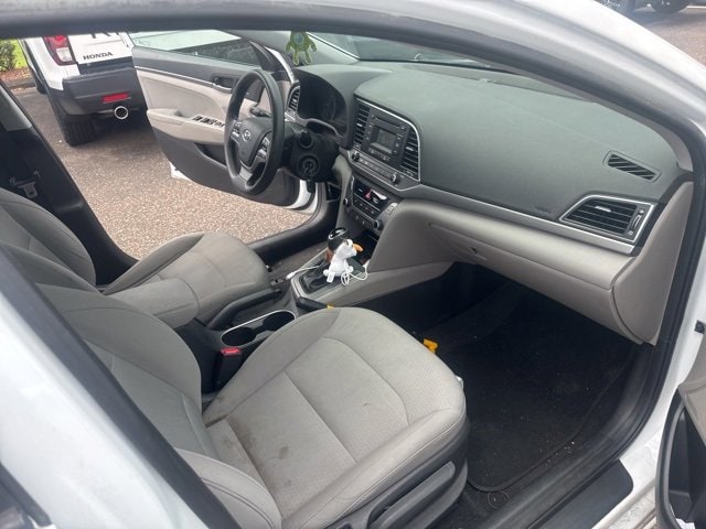 2017 Hyundai Elantra SE photo 3