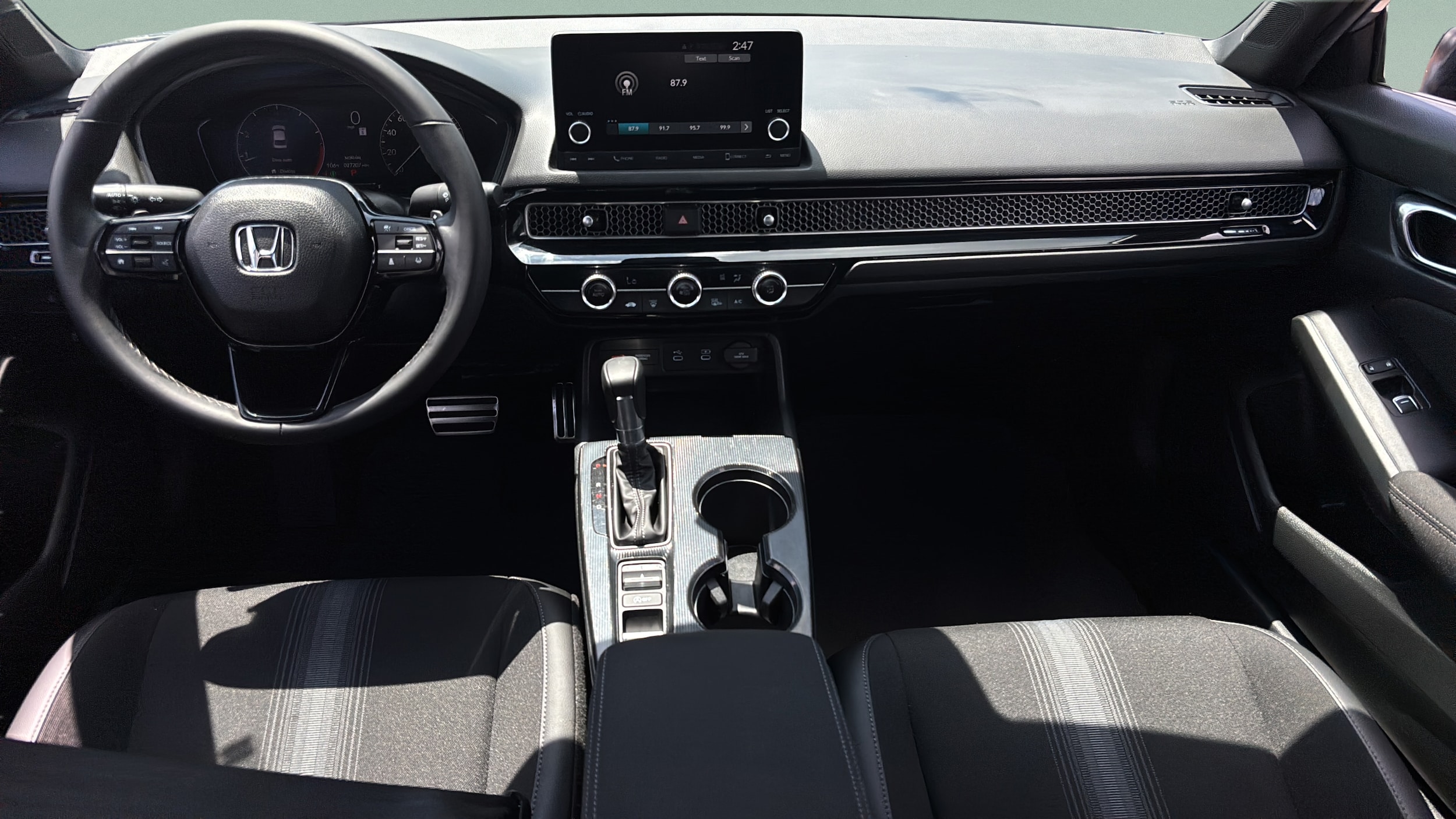 2025 Honda Civic Sport - Photo 13