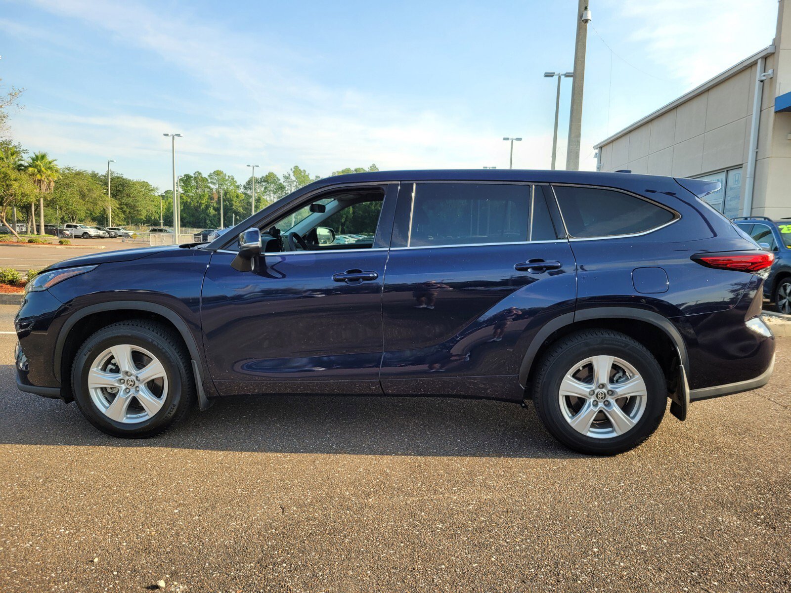 Used 2020 Toyota Highlander L with VIN 5TDCZRAH0LS017250 for sale in Jacksonville, FL