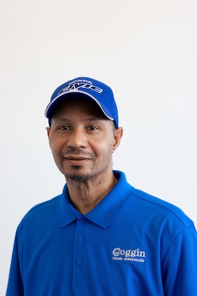 Staff member Sidney Evans from ID_32e91336dbe5