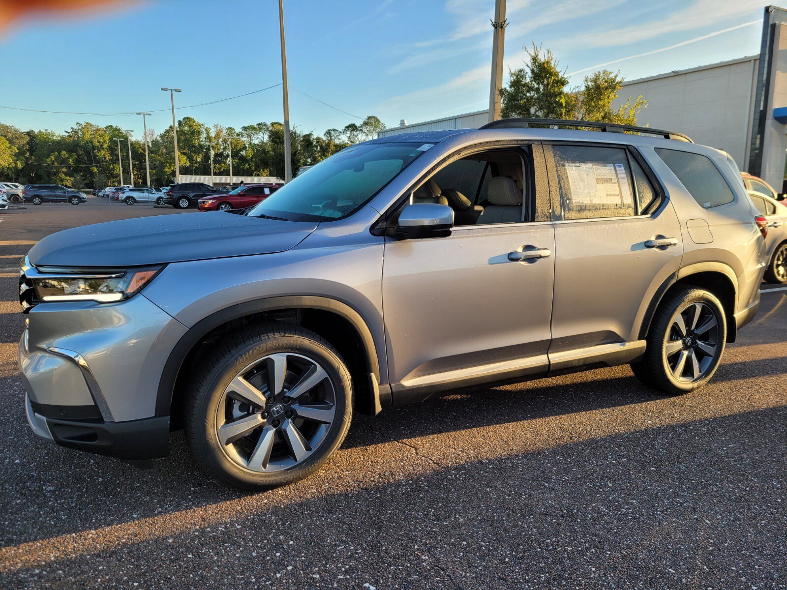 2025 Honda Pilot Touring photo 3