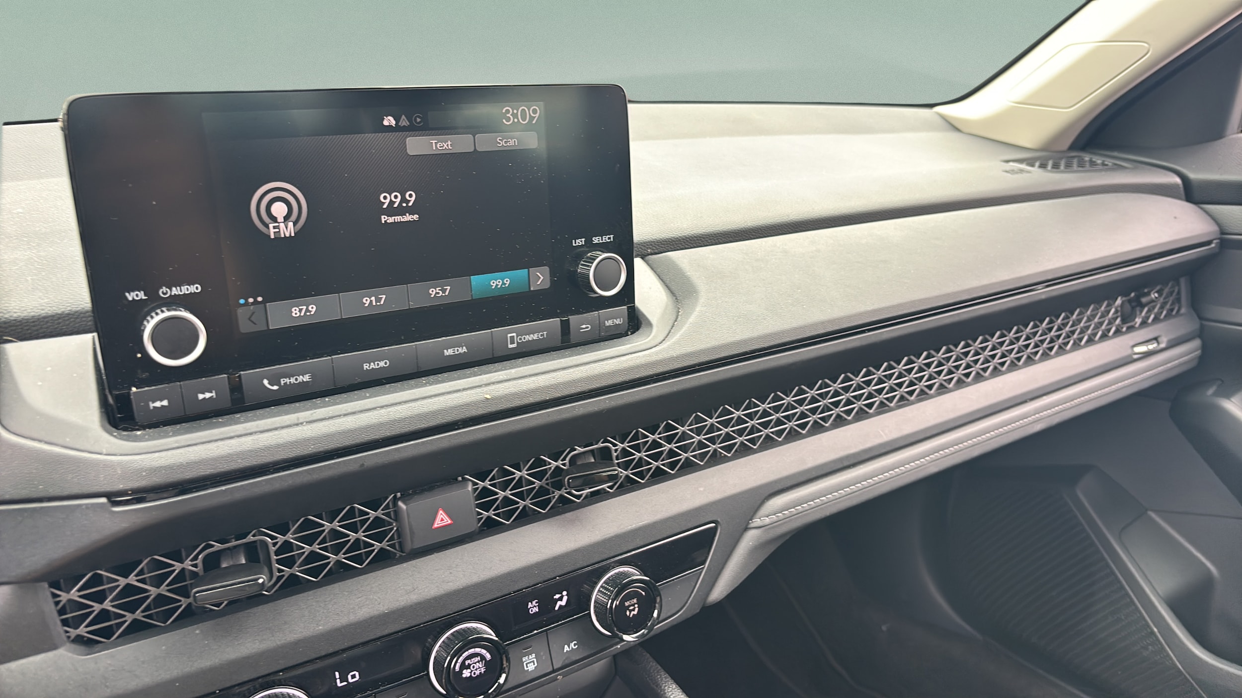 2023 Honda Accord LX - Photo 21