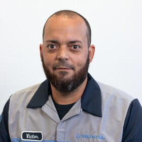 Staff member Victor Bruno from ID_38ff4df85935