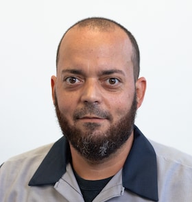 Staff member Victor Bruno from ID_38ff4df85935