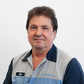 Staff member Val Lazarev from ID_38ff4df85935