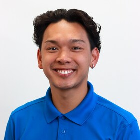 Staff member Johnathan Jiang from ID_38ff4df85935