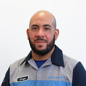 Staff member Jorge Ortiz from ID_38ff4df85935