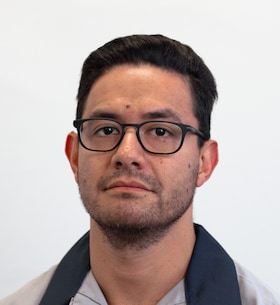 Staff member Alex Angarita from ID_38ff4df85935