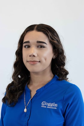 Staff member Sophia Fajardo from ID_32e91336dbe5