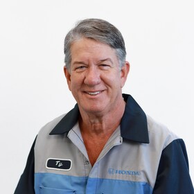 Staff member Ty Scarlett from ID_38ff4df85935