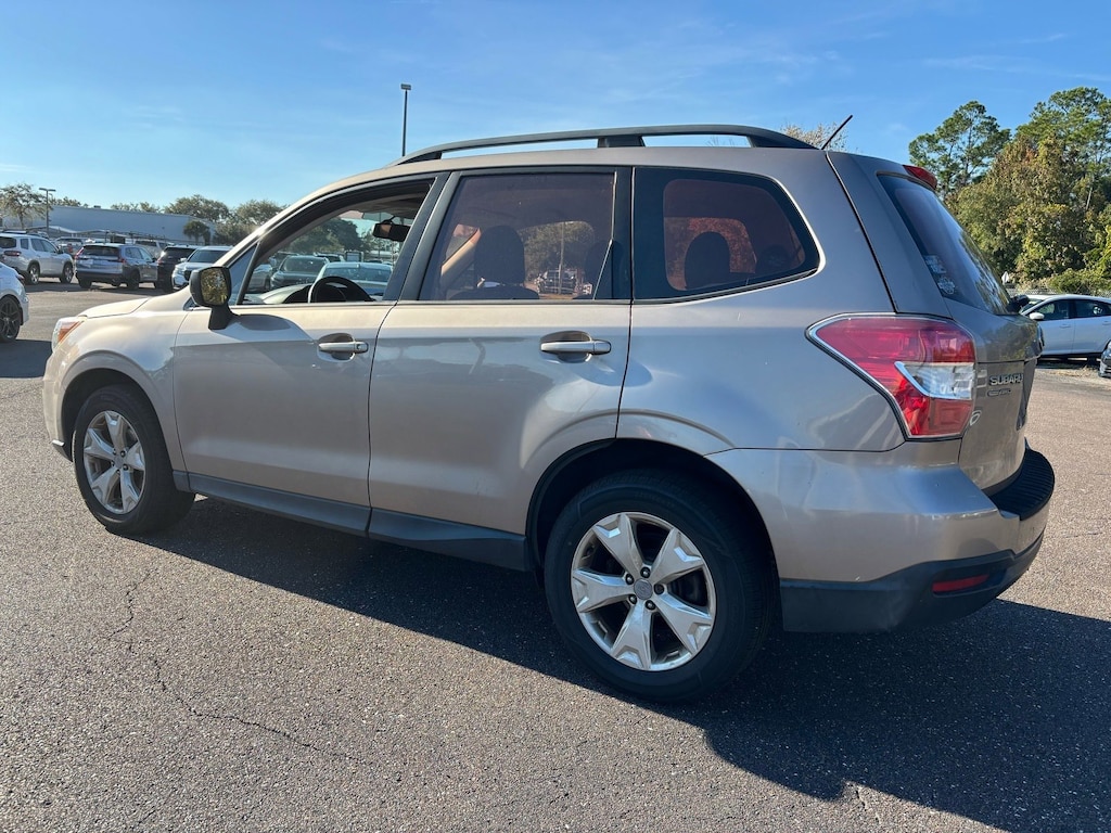 Used 2015 Subaru Forester 2.5i (CVT) SUV