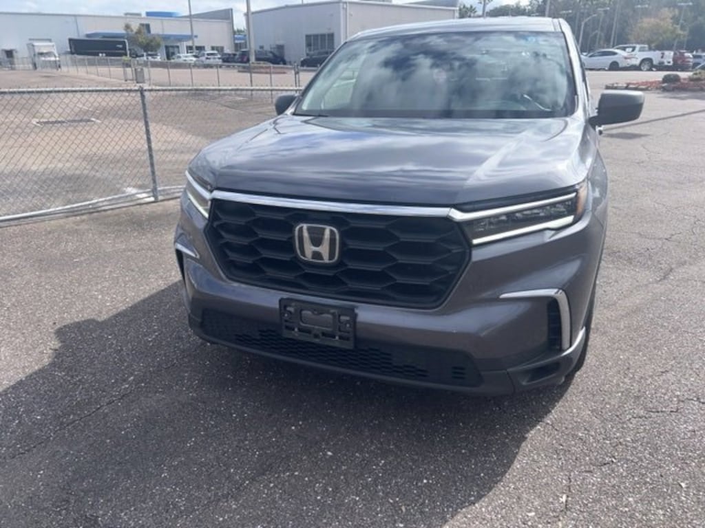 Used 2023 Honda Pilot LX SUV