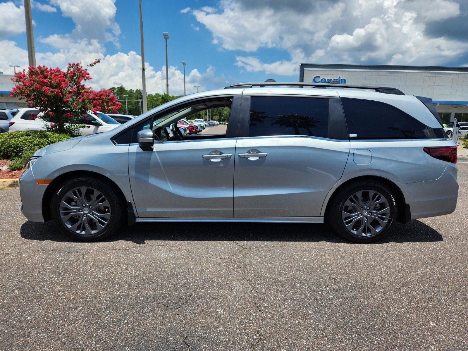 Used 2025 Honda Odyssey Touring with VIN 5FNRL6H82SB025062 for sale in Jacksonville, FL