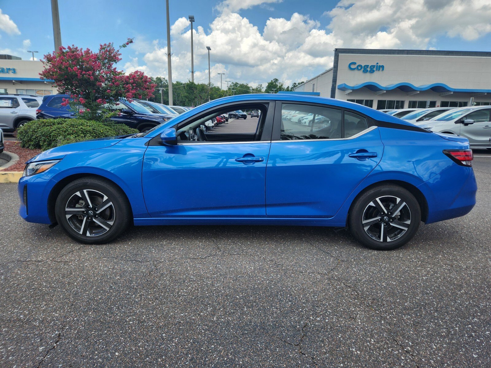 Used 2024 Nissan Sentra SV with VIN 3N1AB8CV1RY245335 for sale in Jacksonville, FL