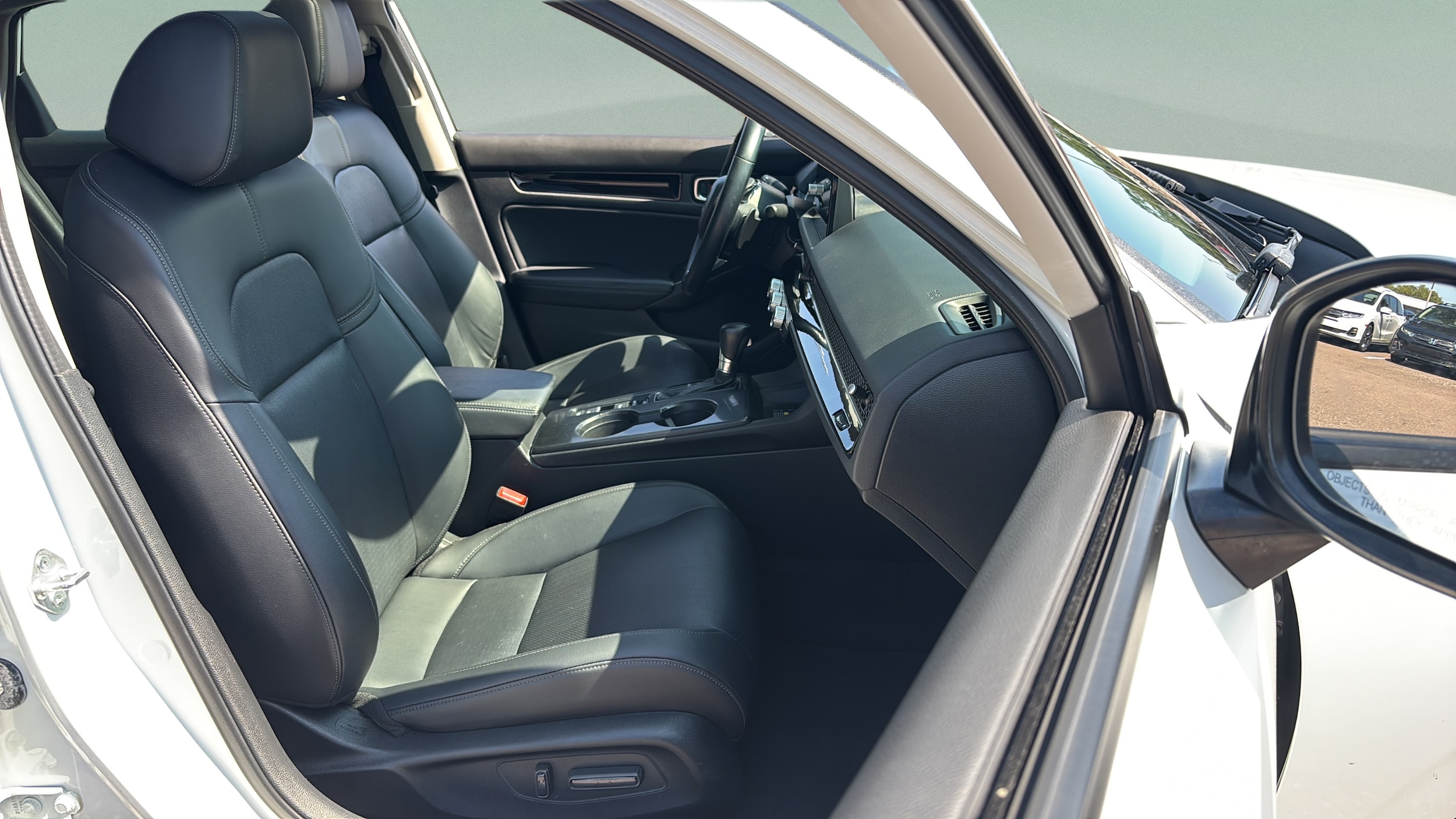2022 Honda Civic Touring - Photo 18