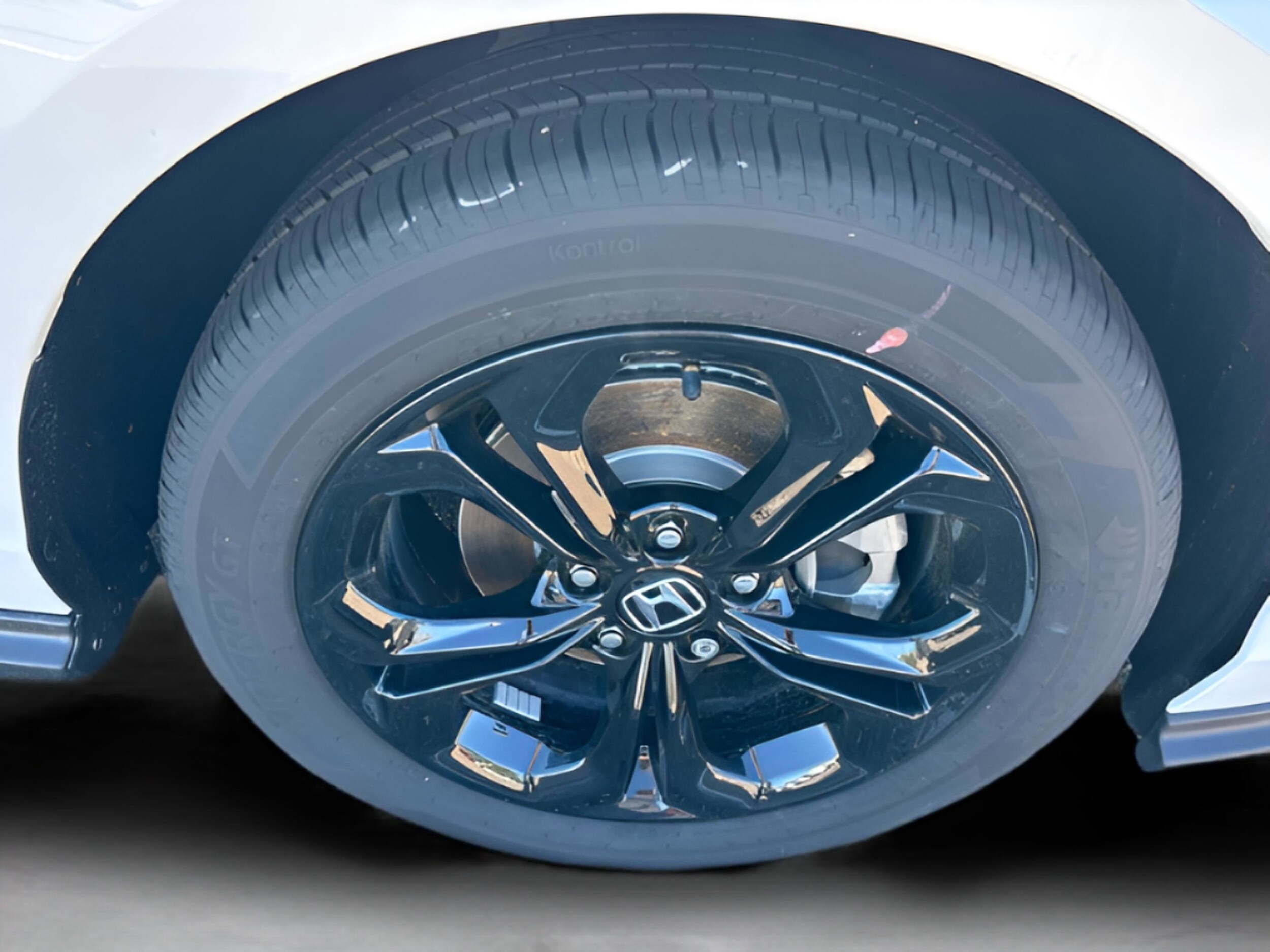 2025 Honda Accord SE - Photo 30