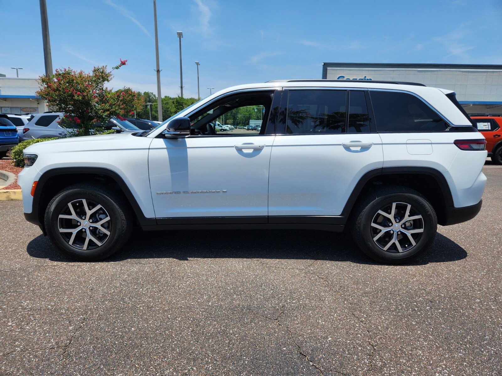 Used 2025 Jeep Grand Cherokee Limited with VIN 1C4RJGBG8SC268674 for sale in Jacksonville, FL