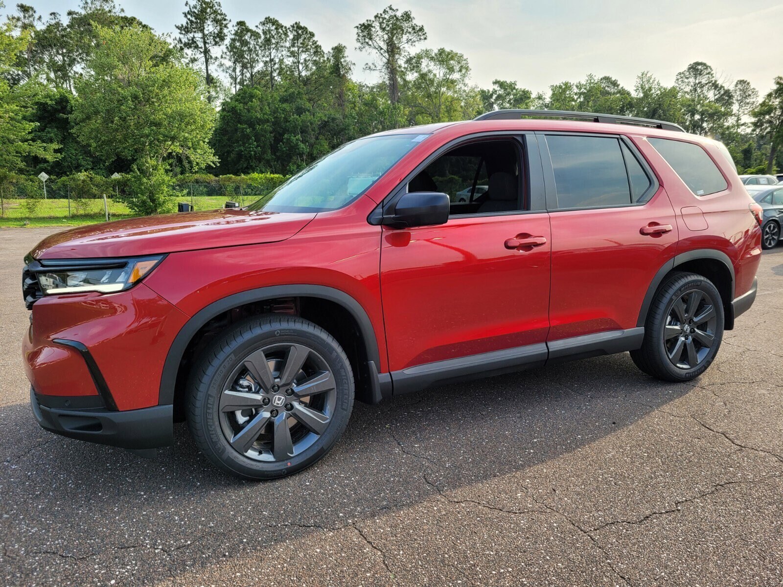 2025 Honda Pilot Sport photo 3