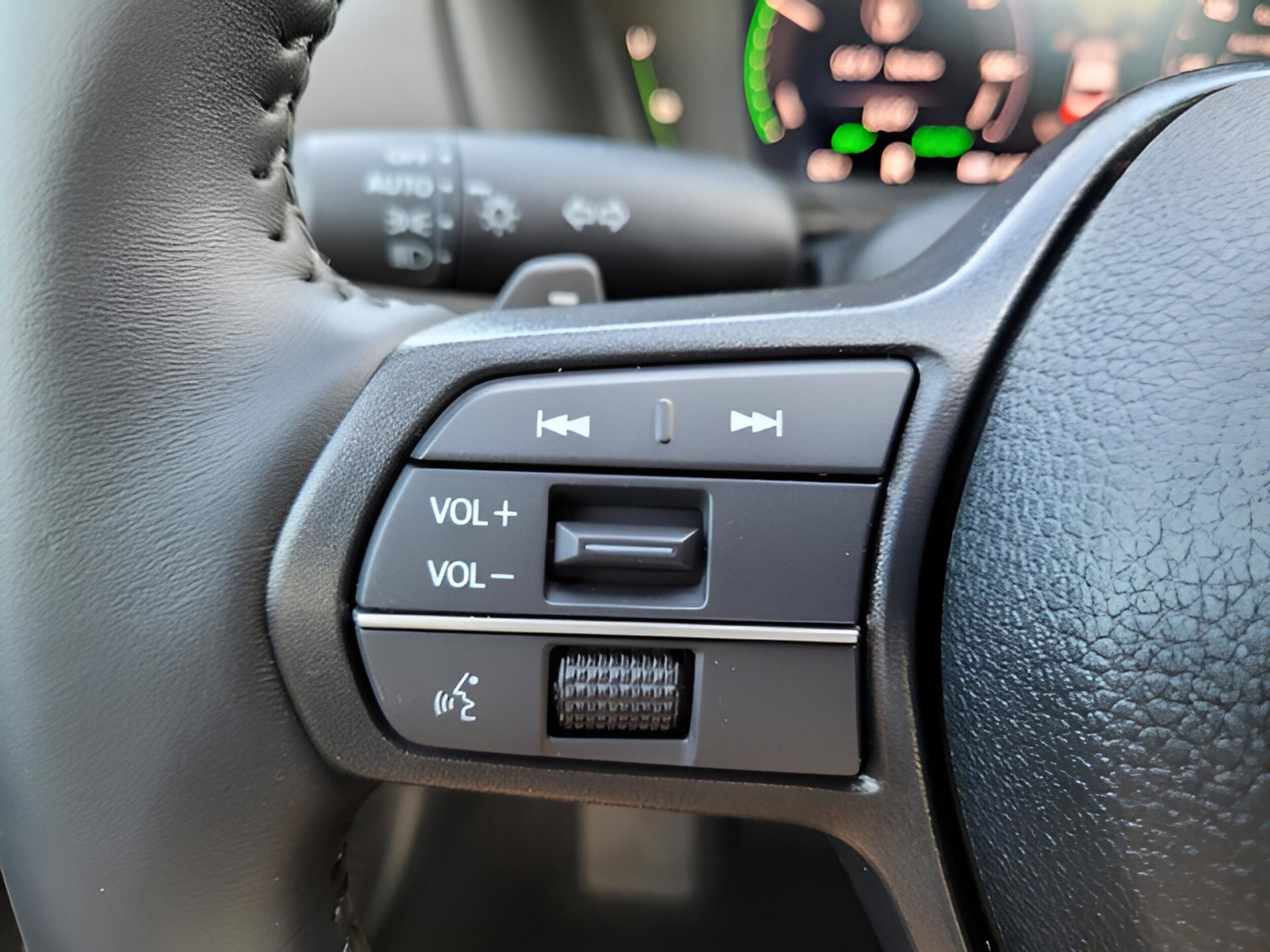 2025 Honda Accord Hybrid EX-L - Photo 34