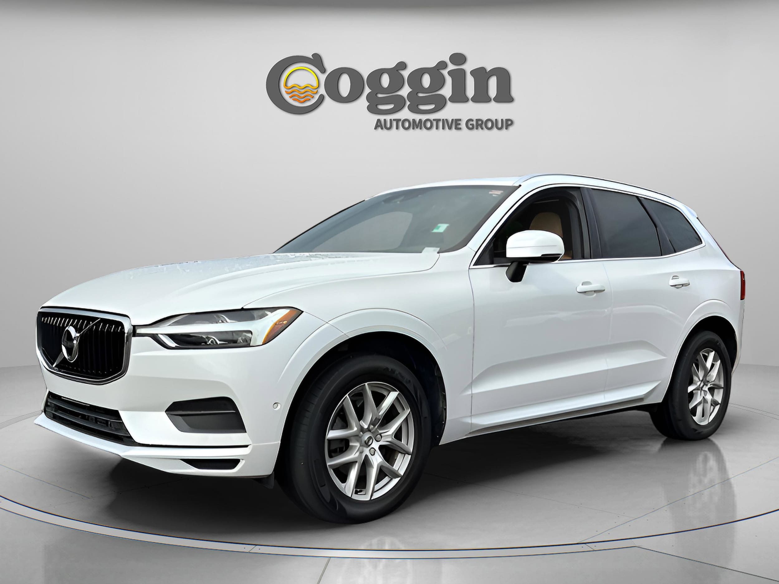 2019 Volvo XC60 Momentum's photo