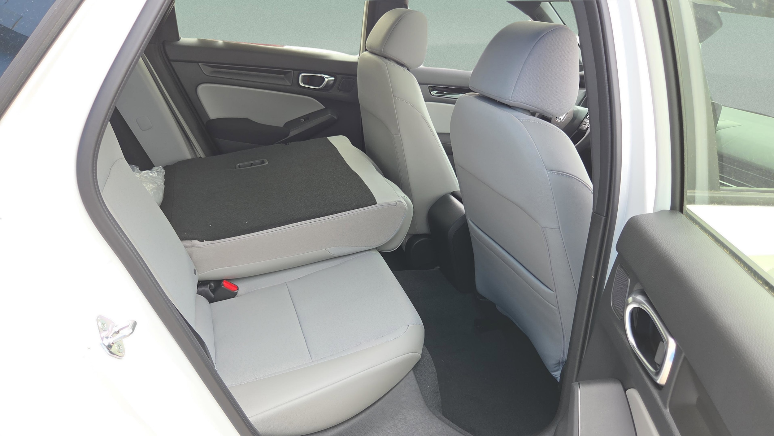 2025 Honda Civic Hatchback Sport - Photo 28