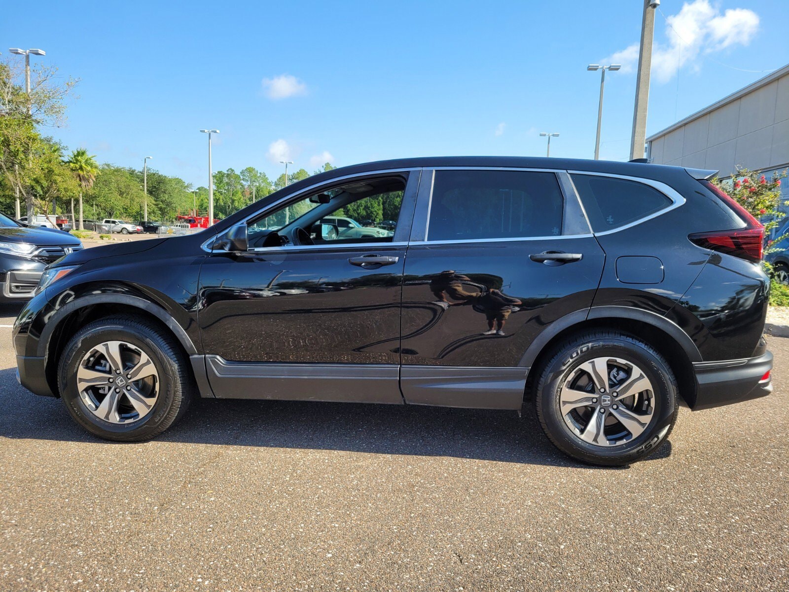 Used 2020 Honda CR-V LX with VIN 5J6RW2H22LA017169 for sale in Jacksonville, FL