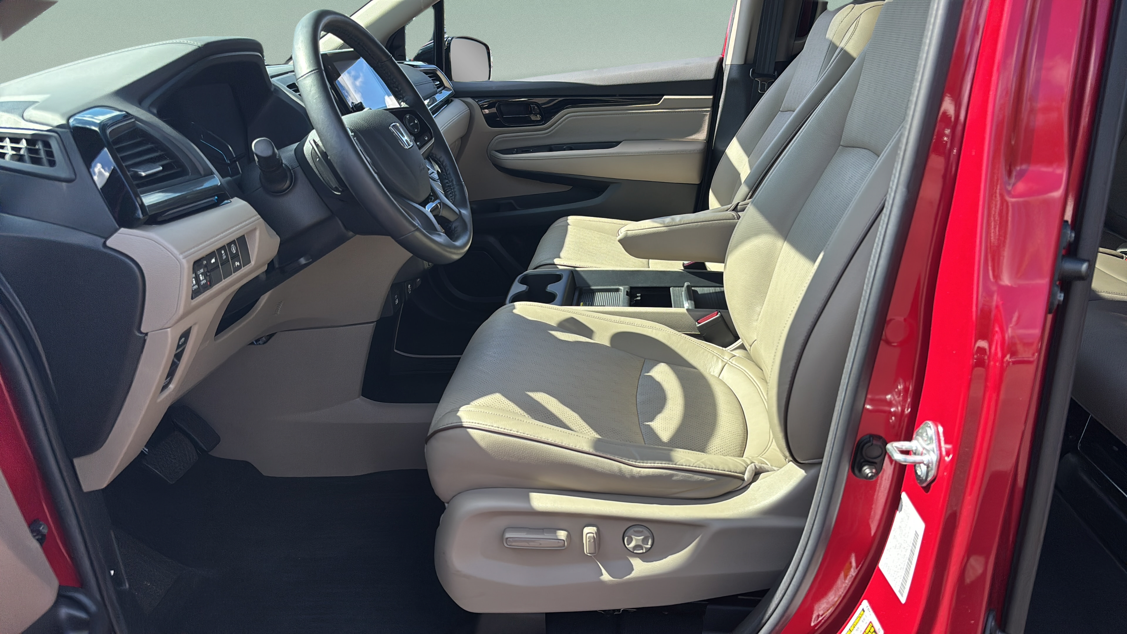 2024 Honda Odyssey Elite - Photo 10