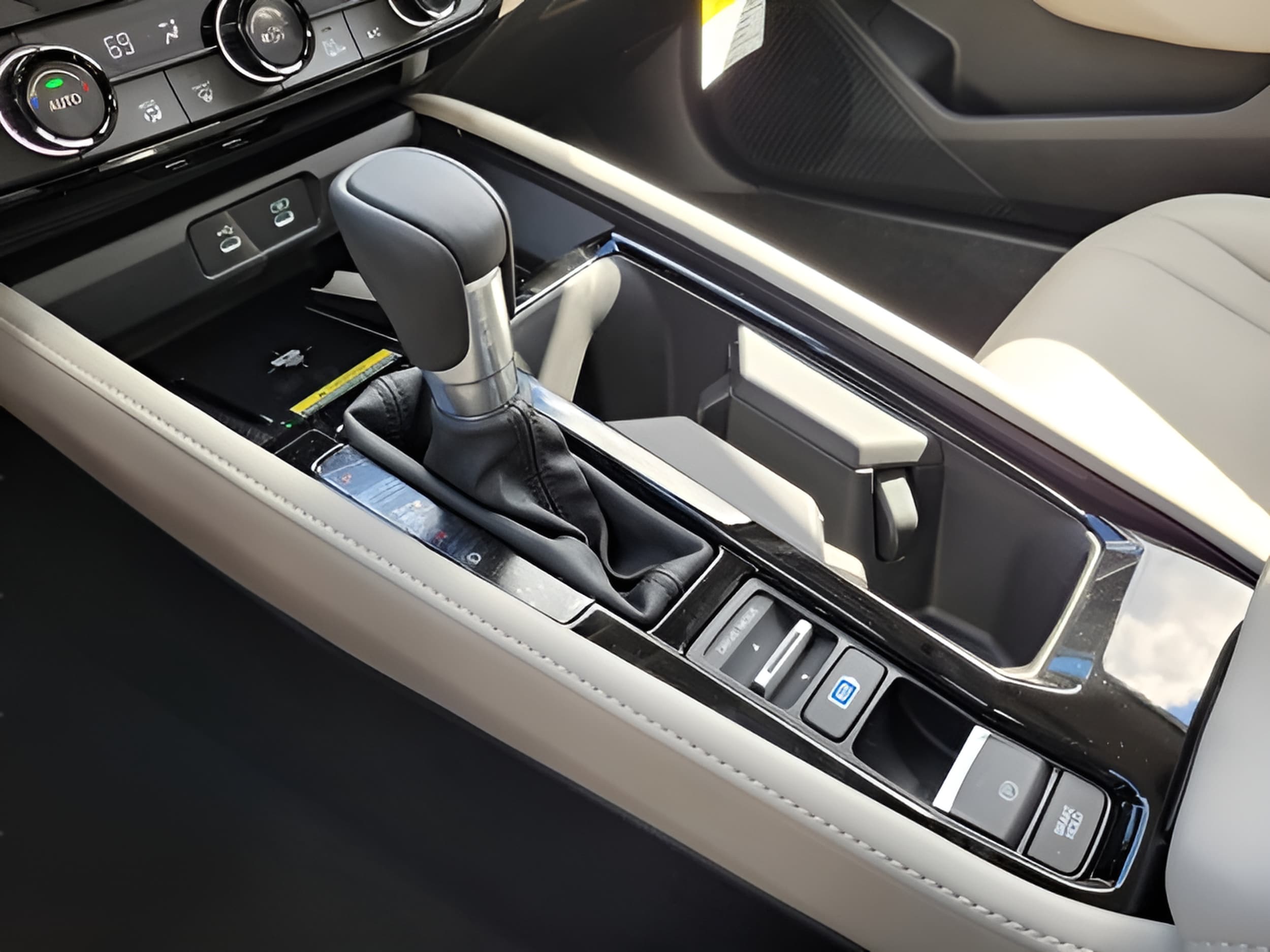 2025 Honda Accord Hybrid Touring - Photo 20