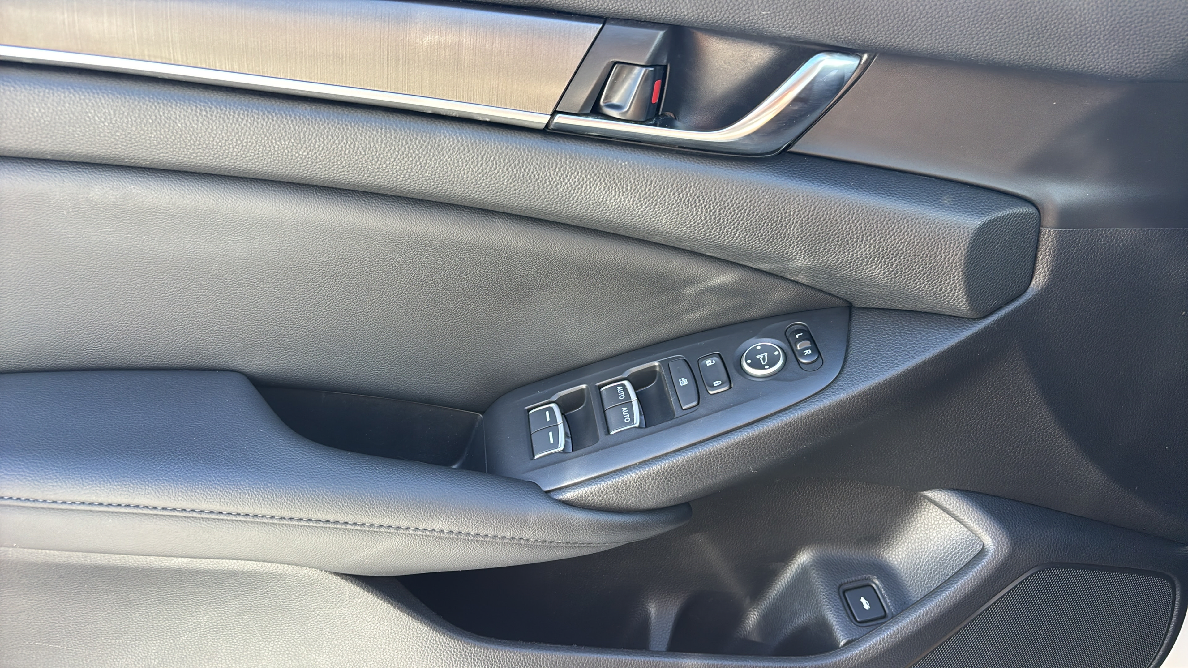 2021 Honda Accord LX - Photo 21
