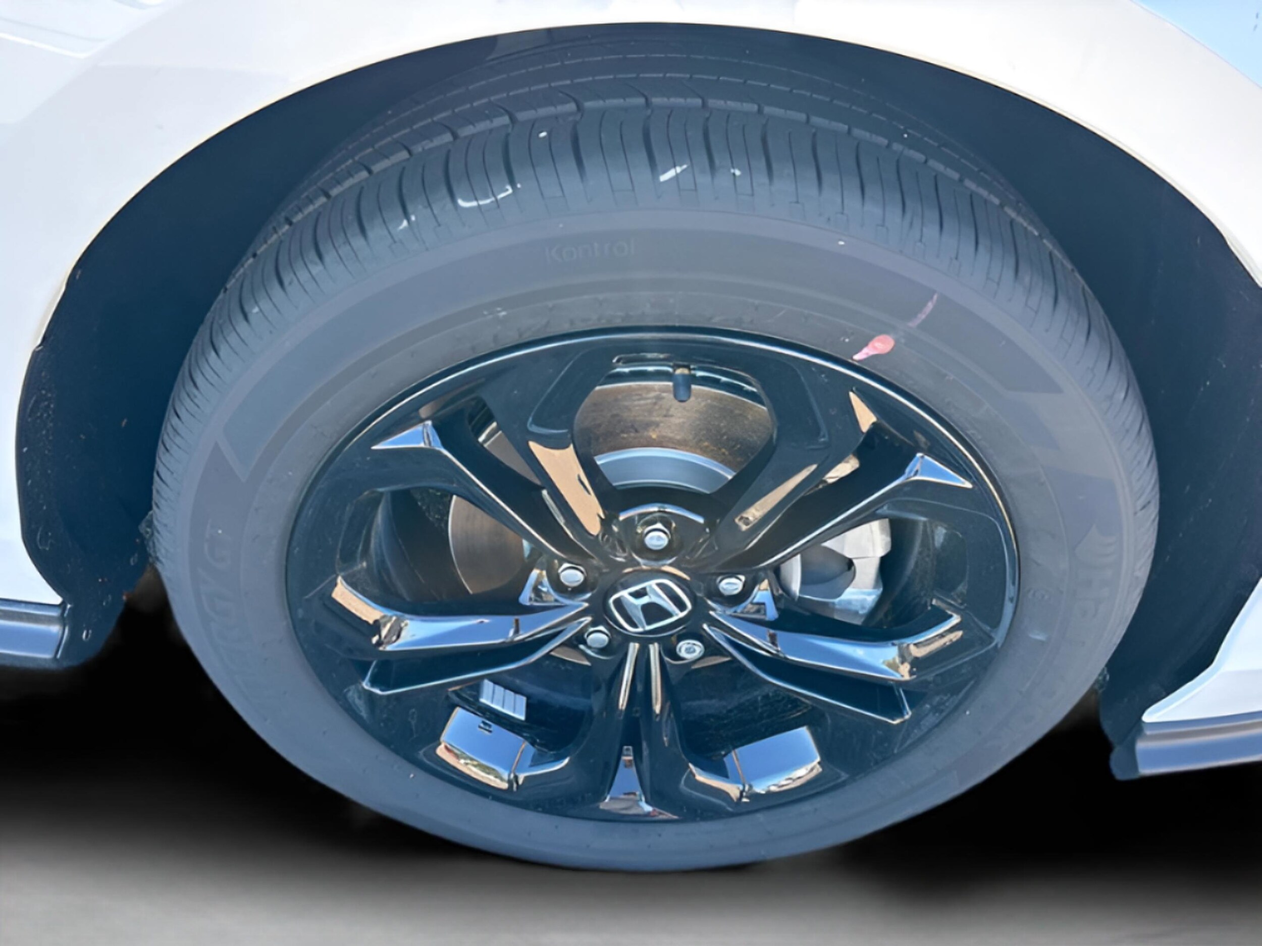 2025 Honda Accord SE - Photo 29