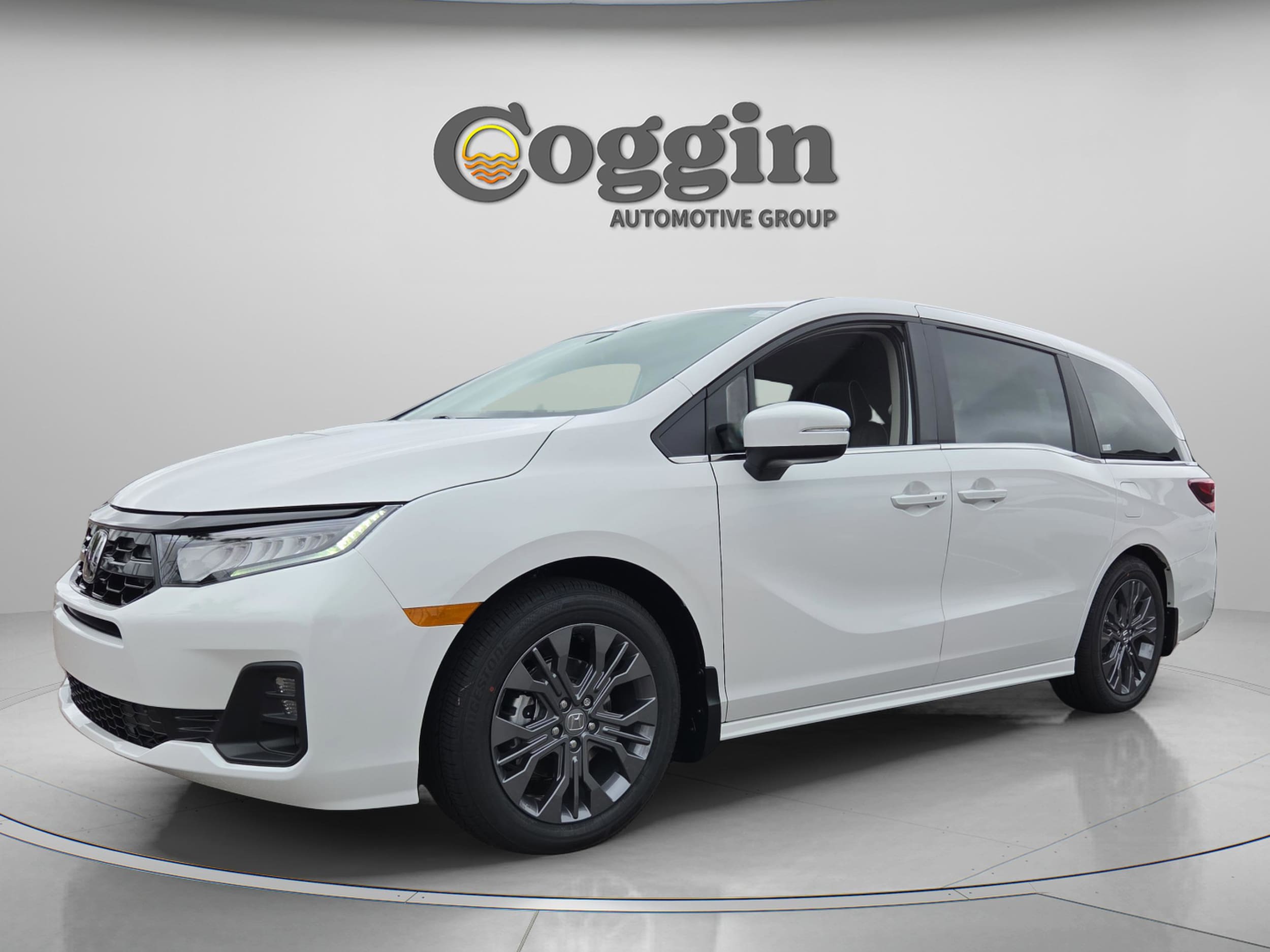 2026 Honda Odyssey Touring's photo