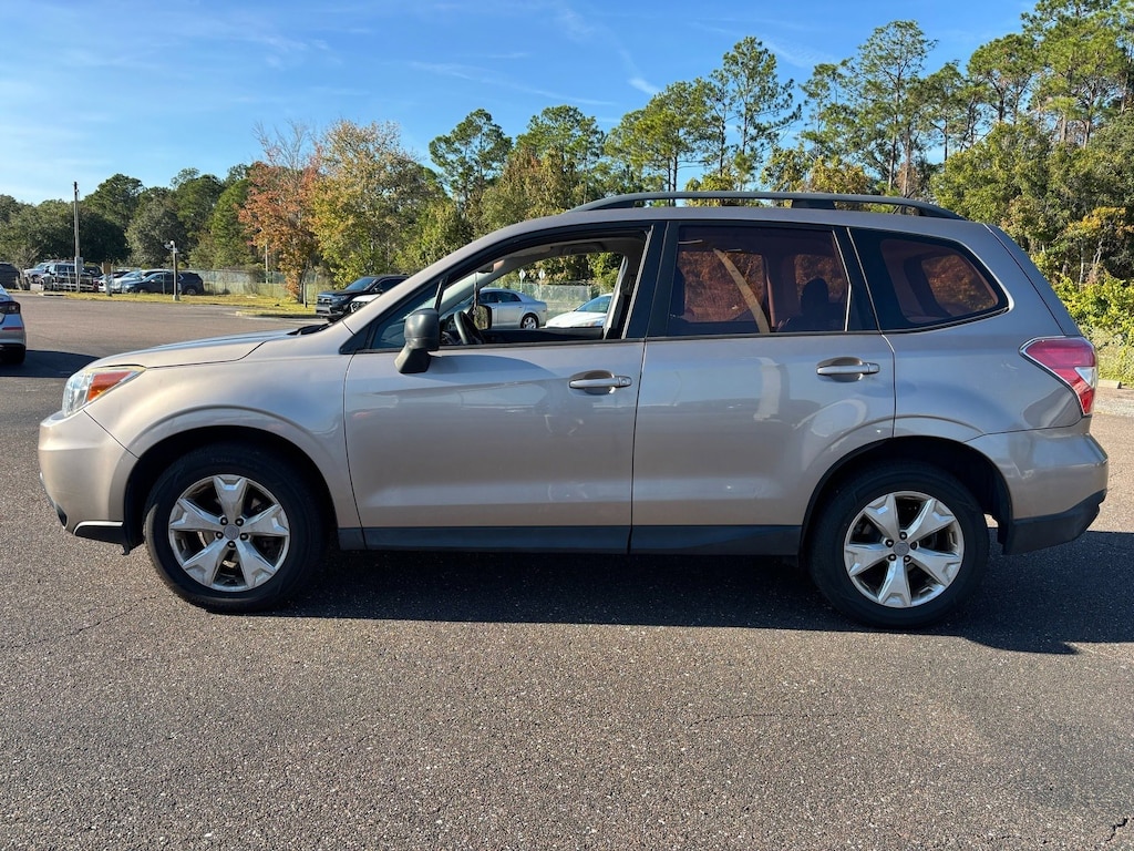 Used 2015 Subaru Forester 2.5i (CVT) SUV