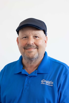 Staff member Steve Welnetz from ID_03f7fcaaaa48