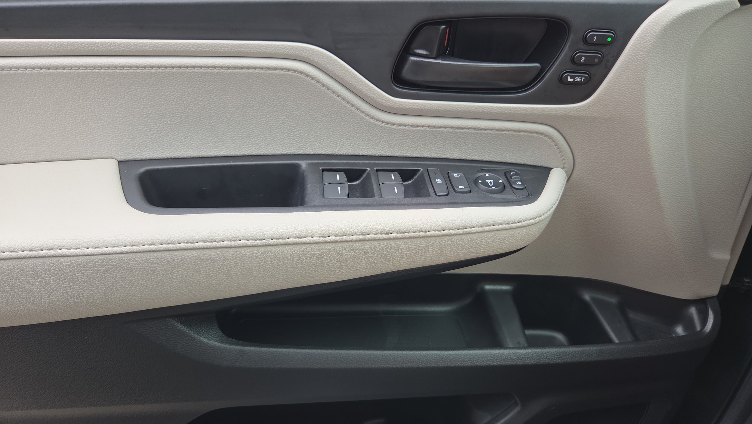 2026 Honda Odyssey EX-L - Photo 18