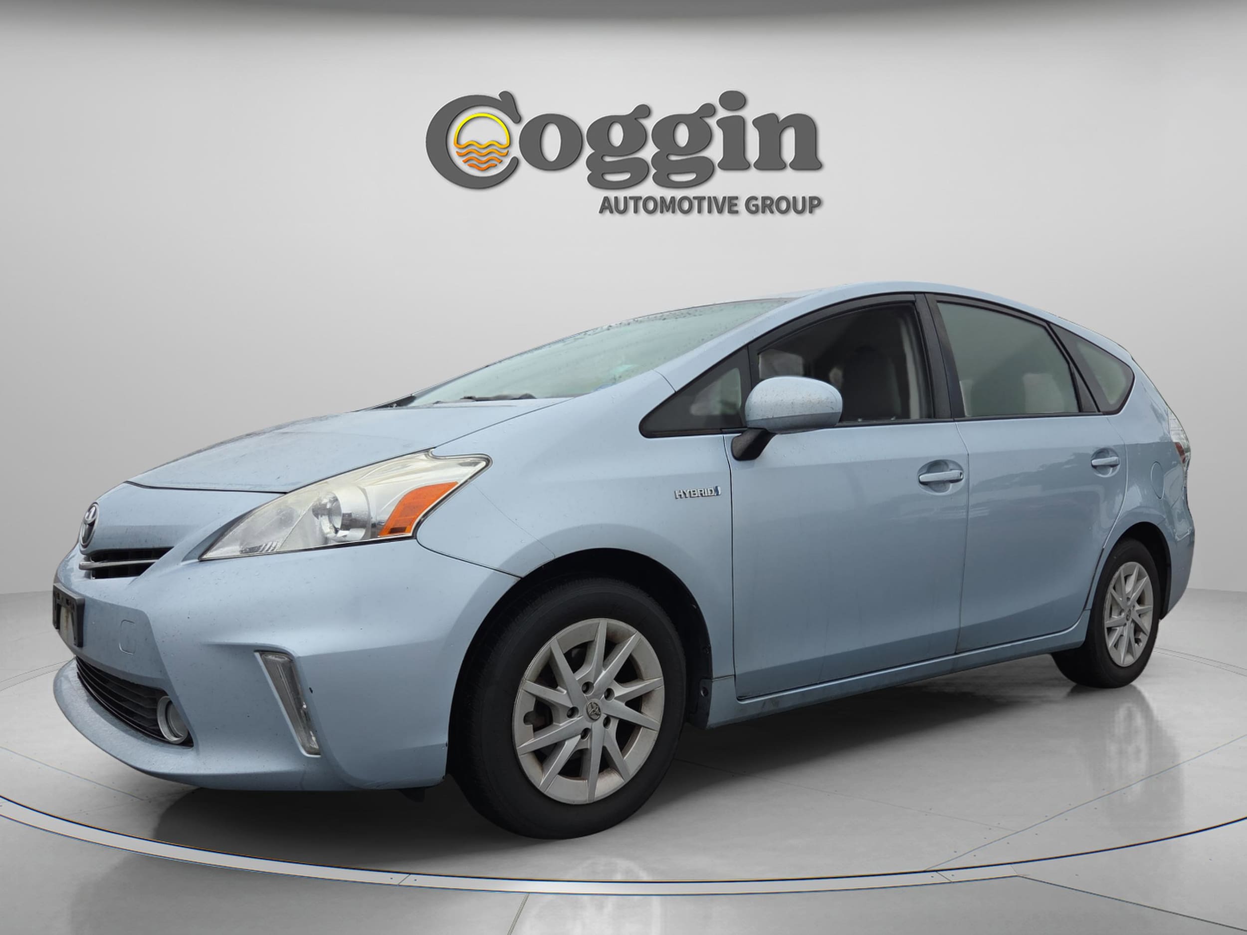 2014 Toyota Prius v Five