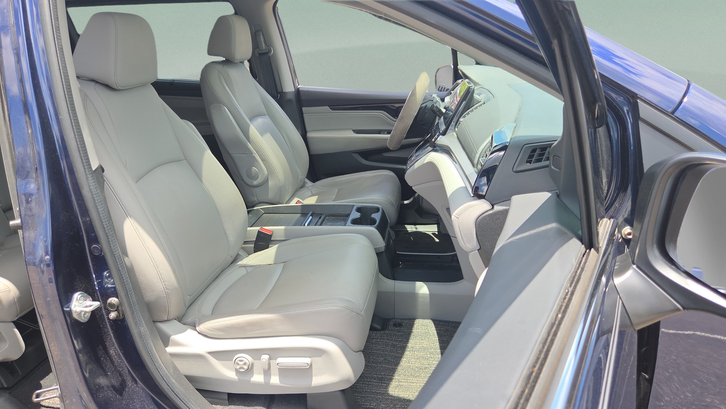 2023 Honda Odyssey Touring - Photo 19