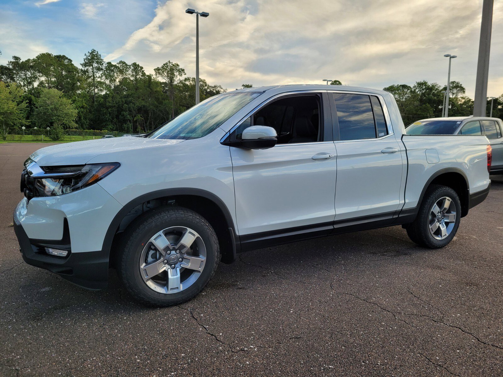 2025 Honda Ridgeline RTL photo 3