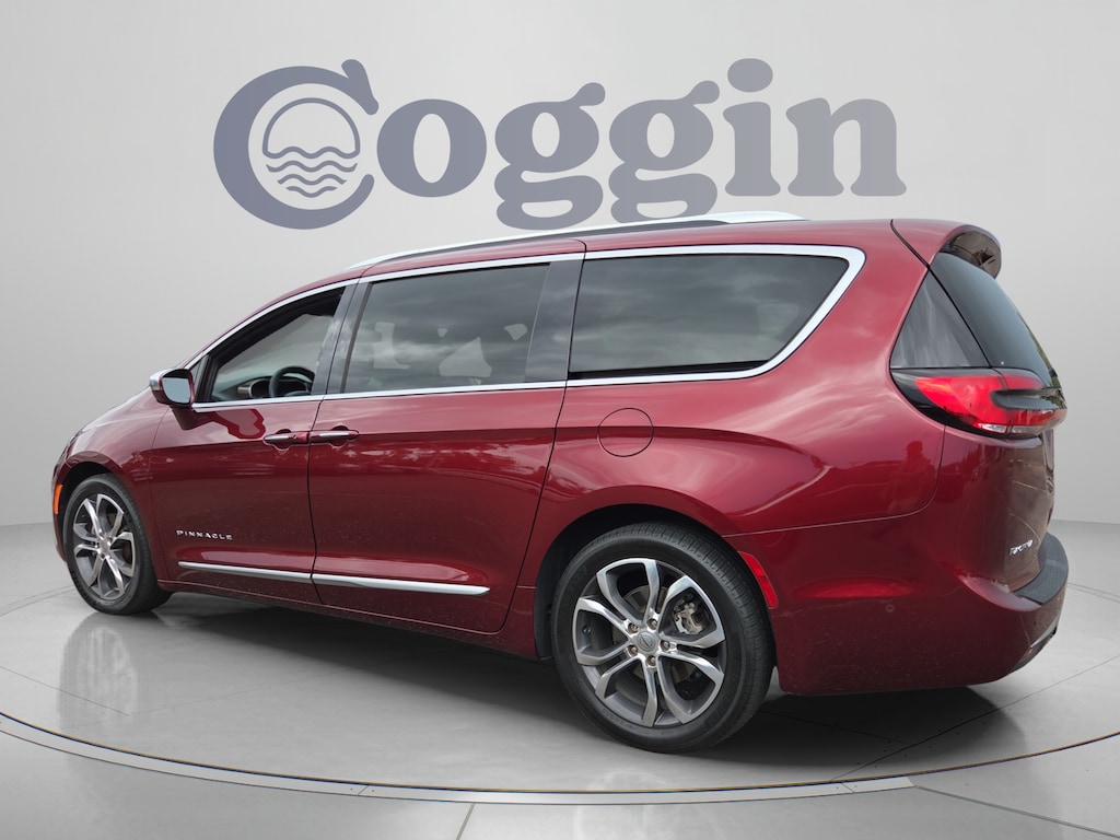 Used 2022 Chrysler Pacifica Pinnacle Van Passenger Van