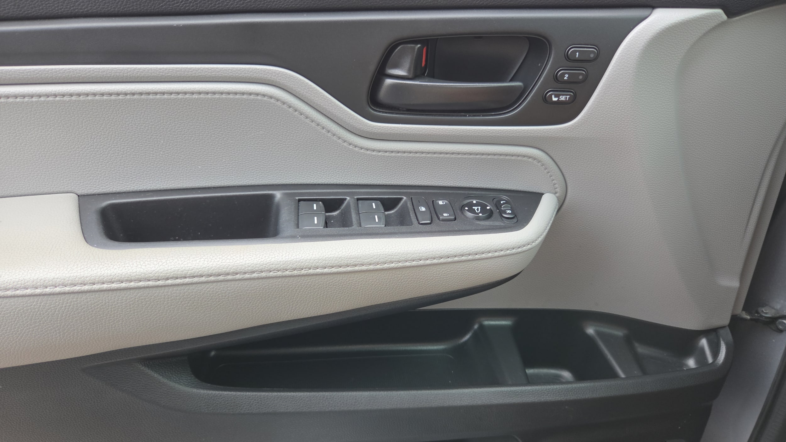 2021 Honda Odyssey EX-L - Photo 18