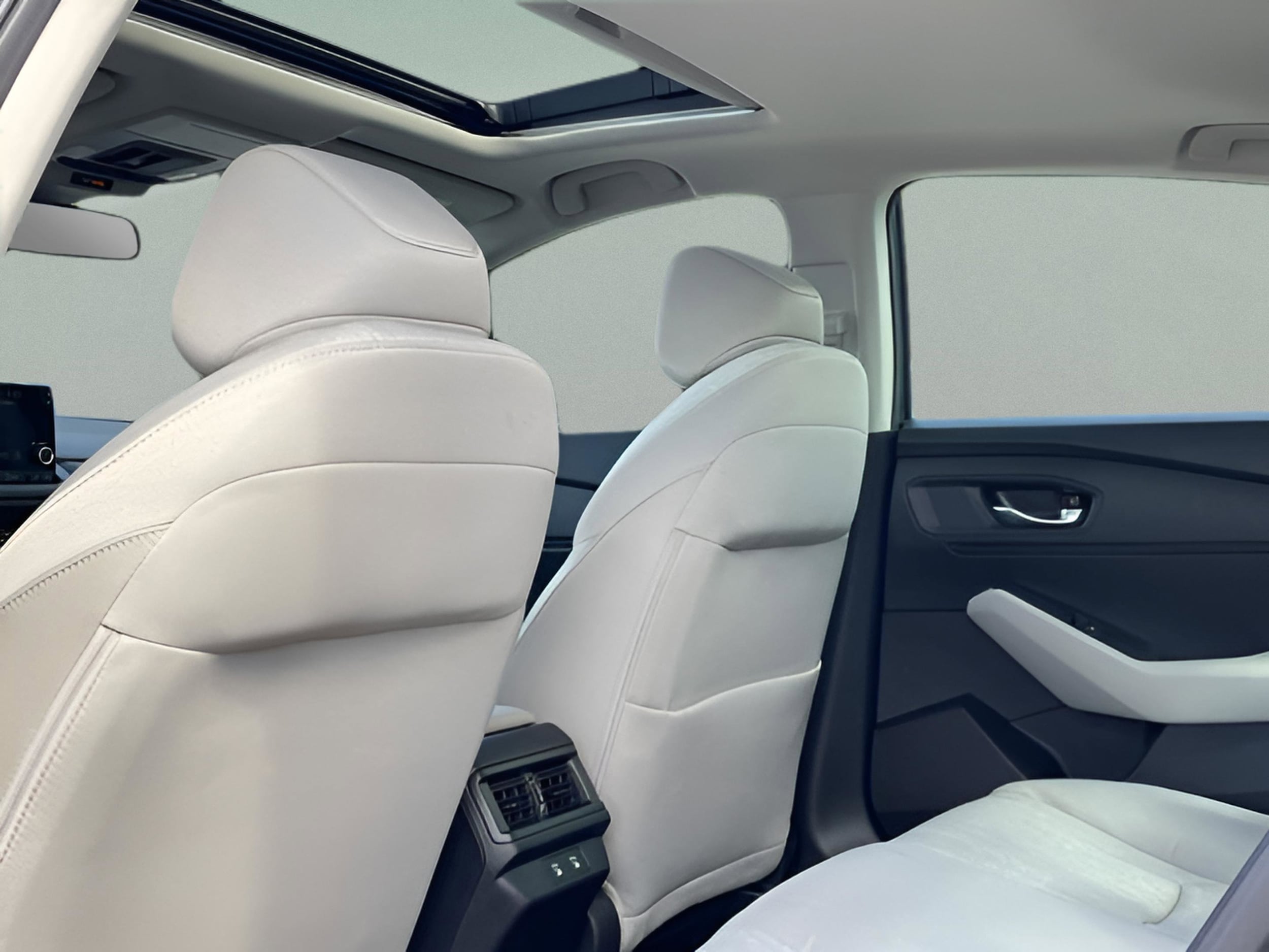 2025 Honda Accord SE - Photo 13