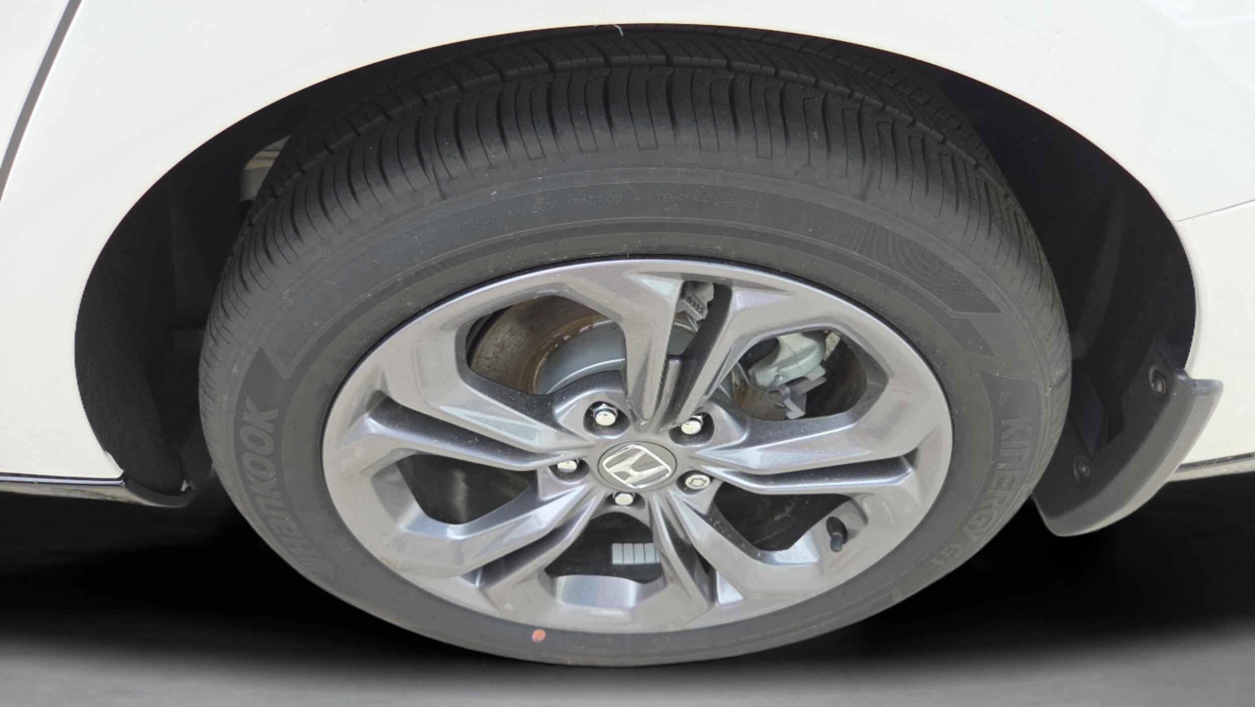 2025 Honda Accord Hybrid EX-L - Photo 26