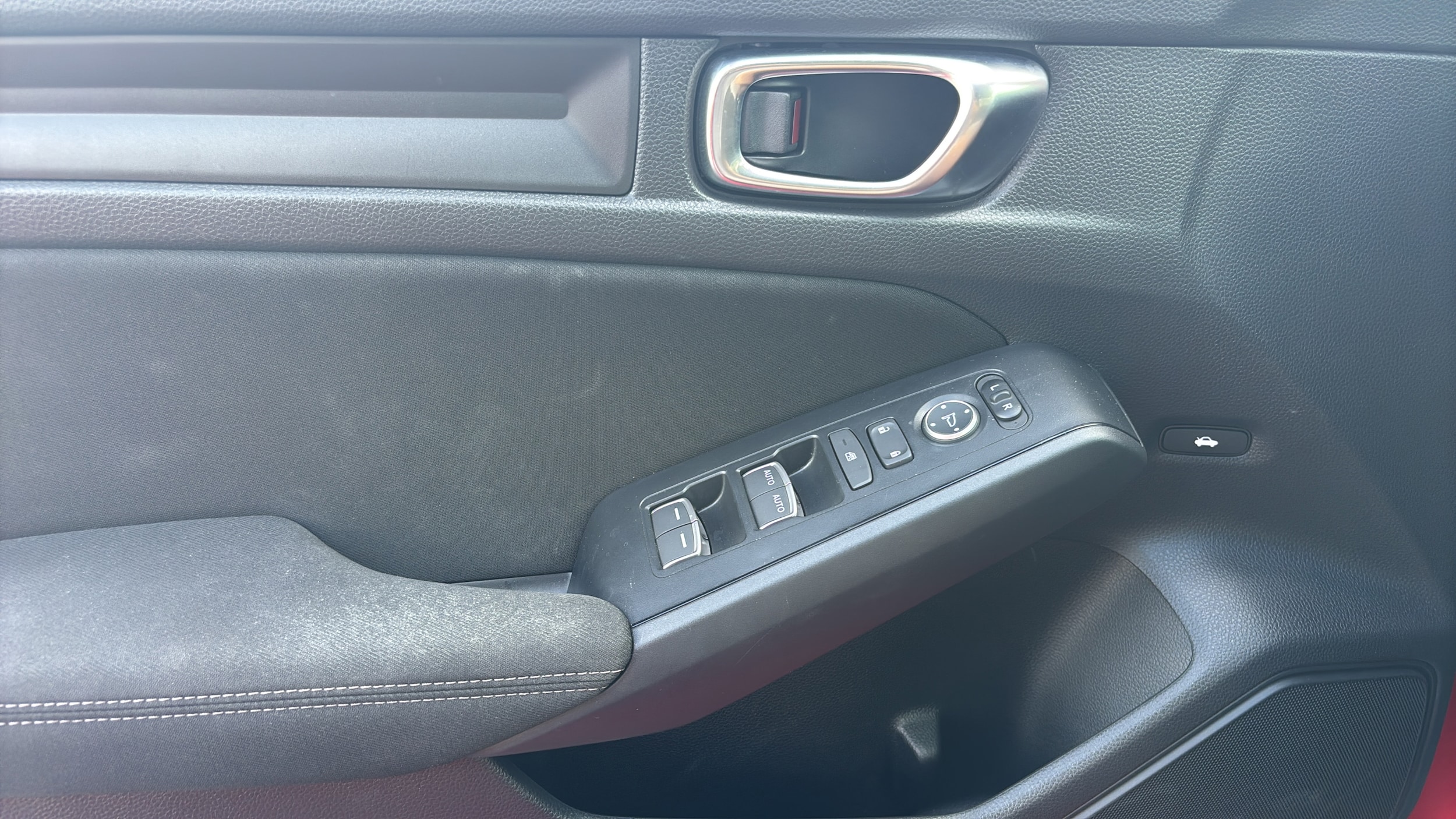 2025 Honda Civic LX - Photo 23