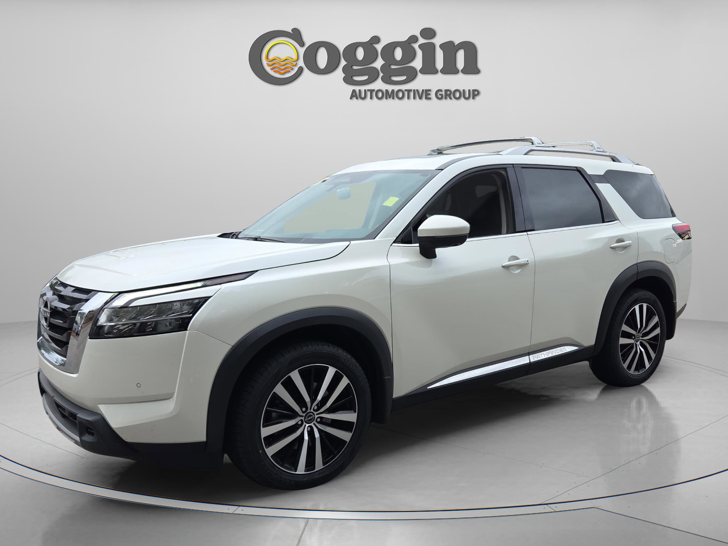 2024 Nissan Pathfinder Platinum 4WD's photo