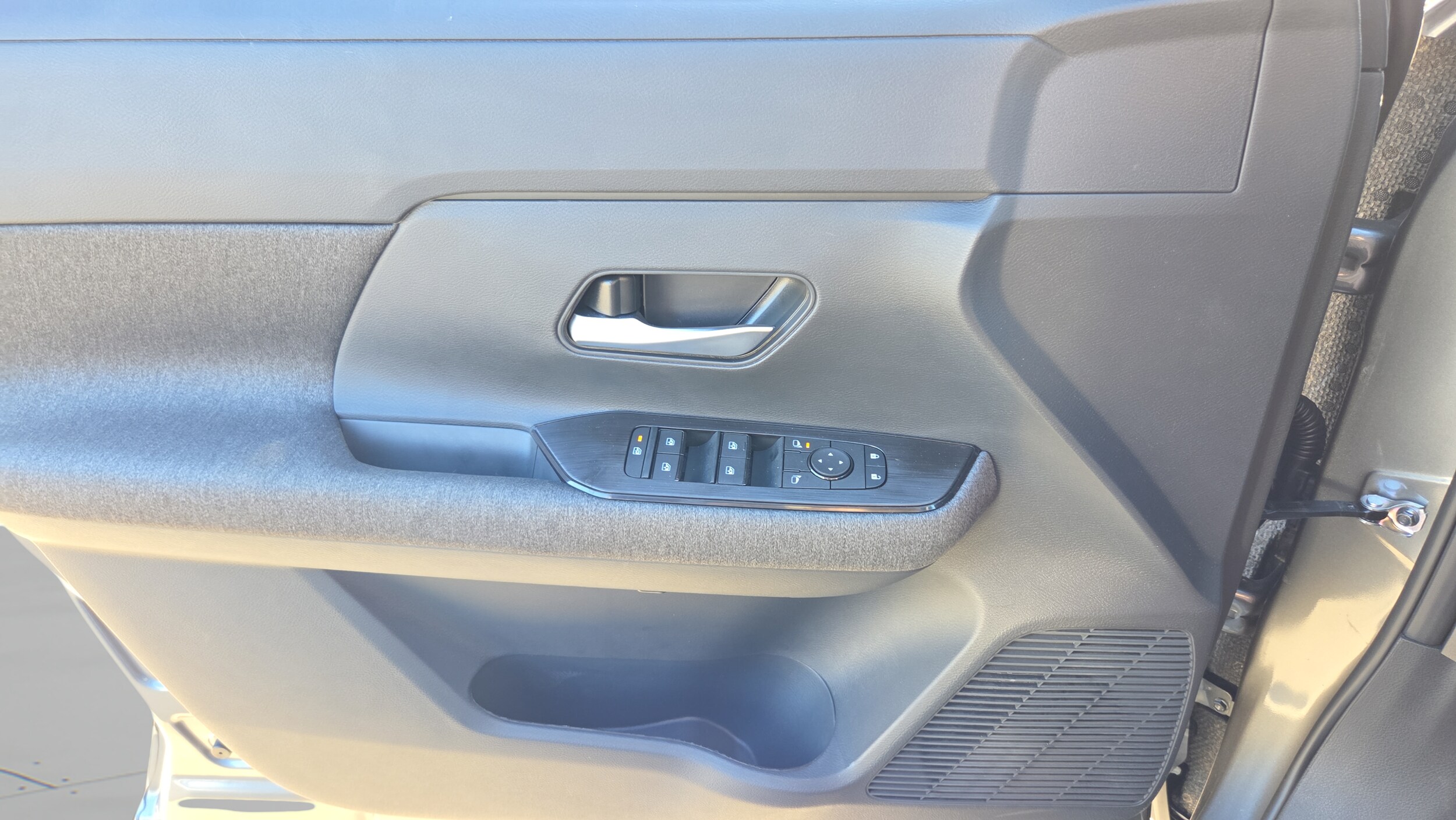 2026 Nissan KICKS SV - Photo 29