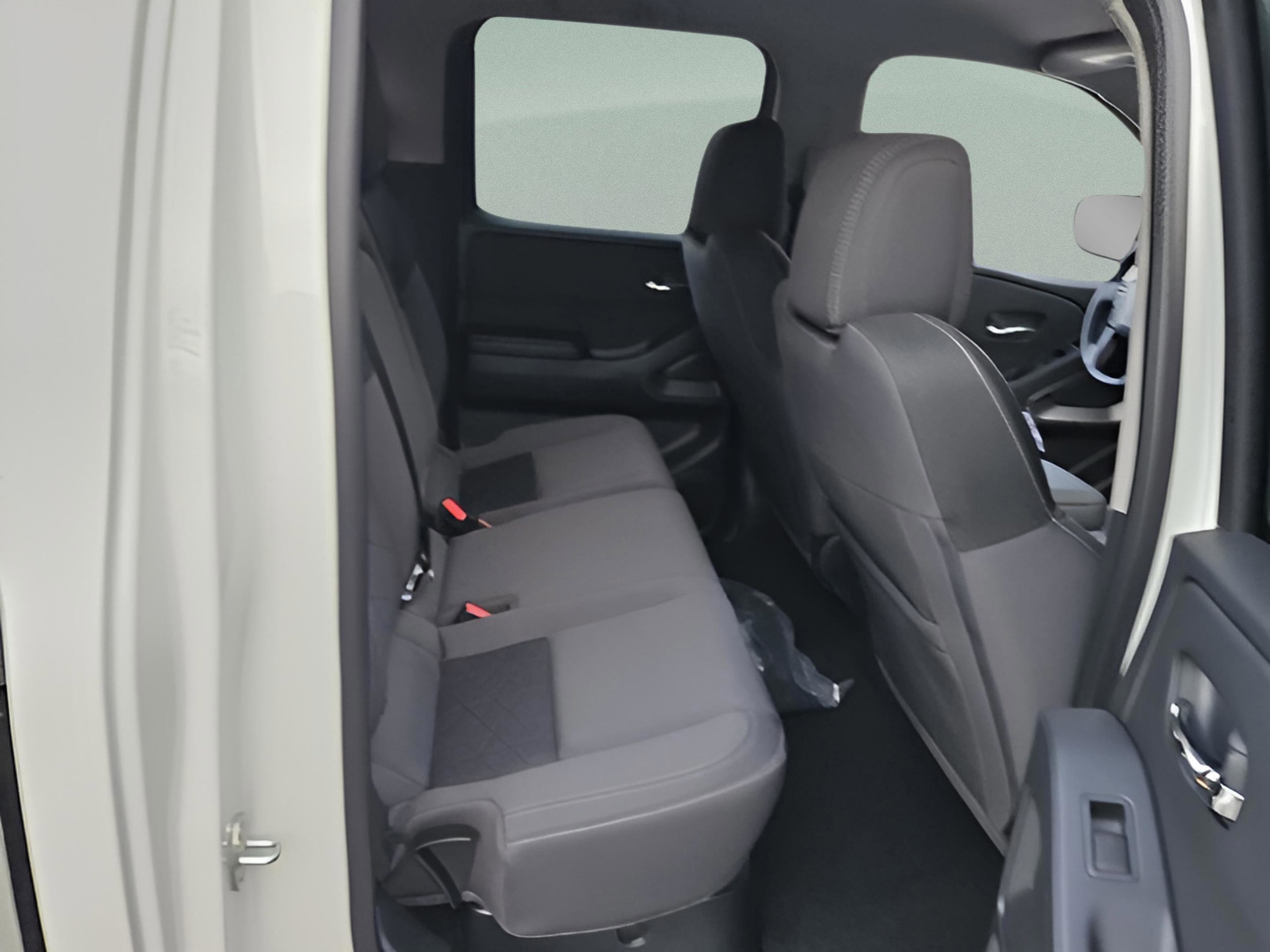 2026 Nissan Frontier SV - Photo 16