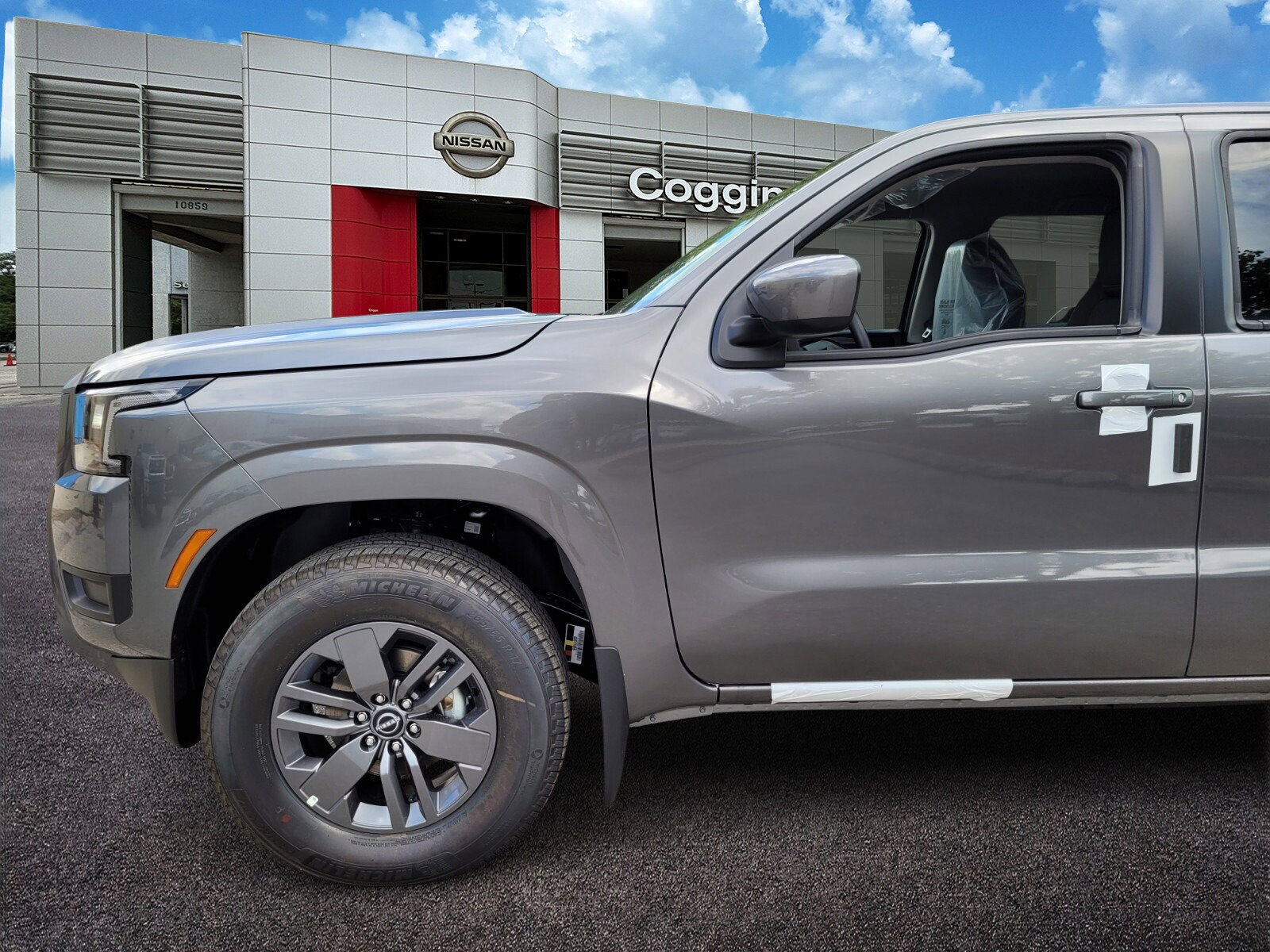 2026 Nissan Frontier SV photo 2